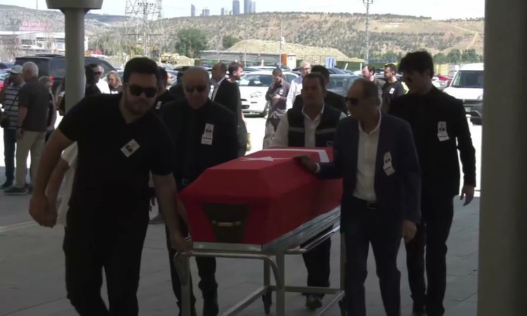 Gündemden Son Bilgiler: Cevdet Selvi'nin cenazesi, Gölbaşı Mezarlığı'nda toprağa verildi - Son Dakika Bilgiler