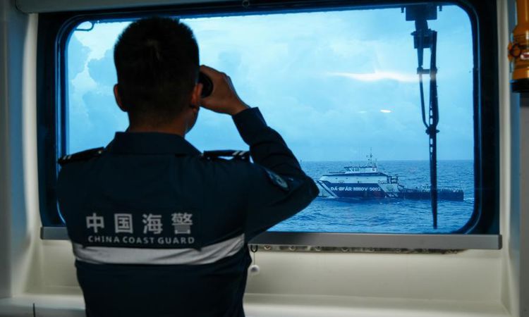 Gündemden Son Bilgiler: Çin: Filipinler, Ren'ai Jiao'da "karaya oturtulan" gemiyi çekmeli: Gelişmeler Takip Ed