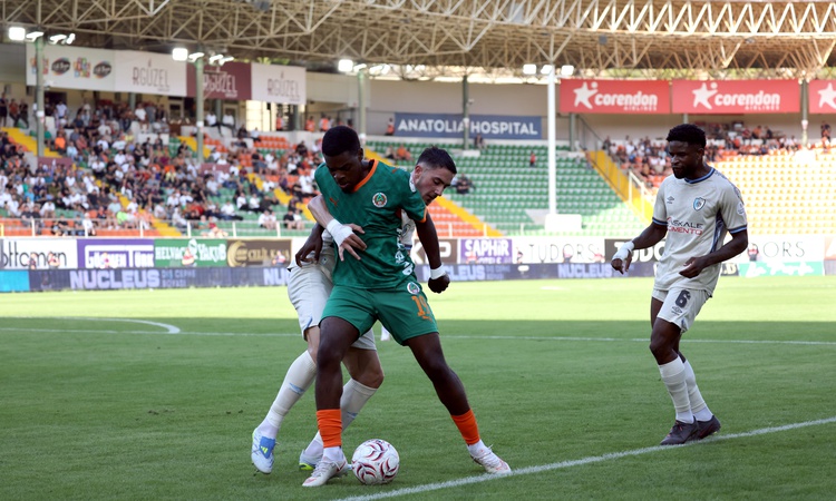 Gündemden Son Bilgiler: Corendon Alanyaspor, Süper Lig'in 7. haftasında Erzurumspor FK ile 0-0 berabere kaldı: