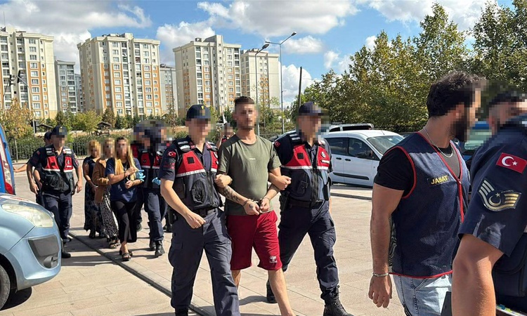 Gündemden Son Bilgiler: Çorlu'da JASAT'ın yakaladığı 3'ü kadın 5 şüpheli hakkında tutuklama kararı verildi, 81