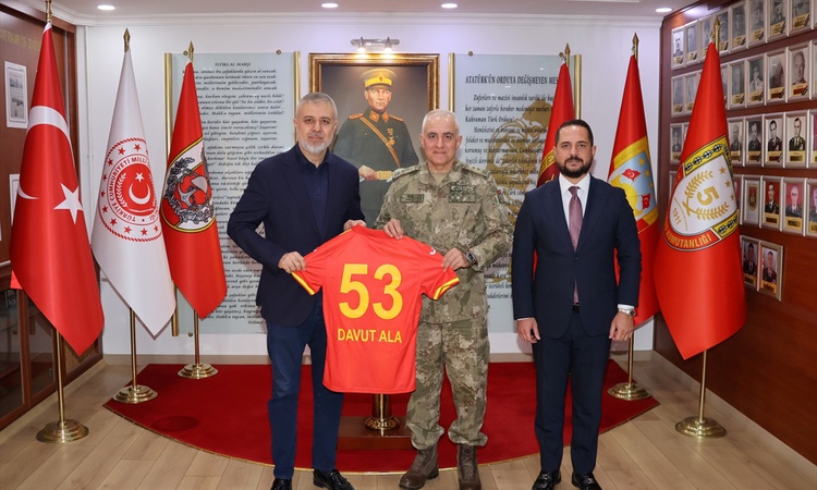Gündemden Son Bilgiler: Çorlu'da kitap fuarı açıldı, Çorluspor yönetimi 5. Kolordu Komutanı'nı ziyaret etti |