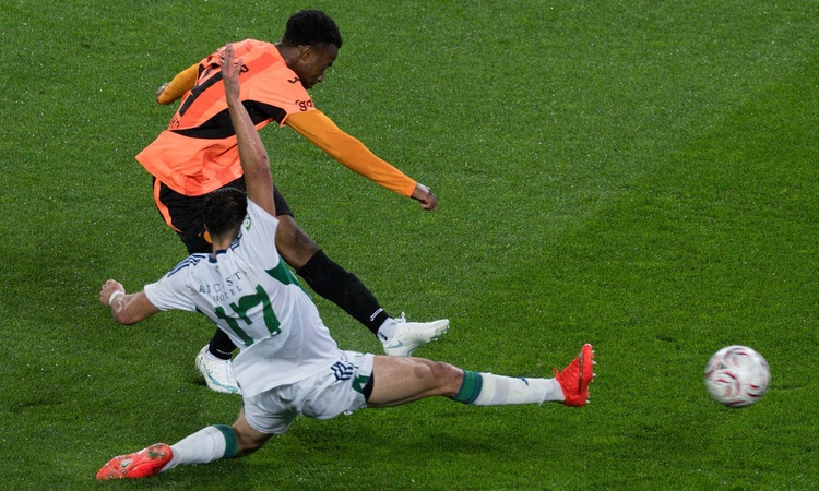 Gündemden Son Bilgiler: Çorum FK, Çaykur Rizespor'u 2-1 yenerek puanını 13'e yükseltti | İşte Tüm Ayrıntılar
