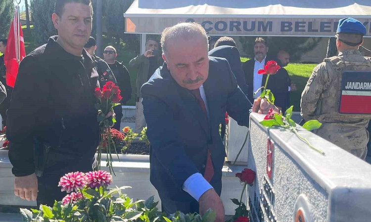 Gündemden Son Bilgiler: Çorum’da şehitler kabirleri başında dualarla anıldı: Gelişmeler Takip Ediliyor