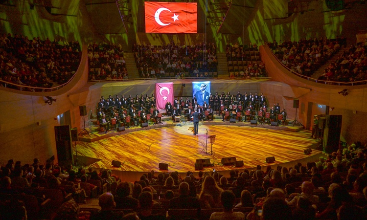 Gündemden Son Bilgiler: Cumhuriyet'in 103. yılı CSO Ada Ankara'da tango, türkü ve tiyatroyla kutlandı ve Merak