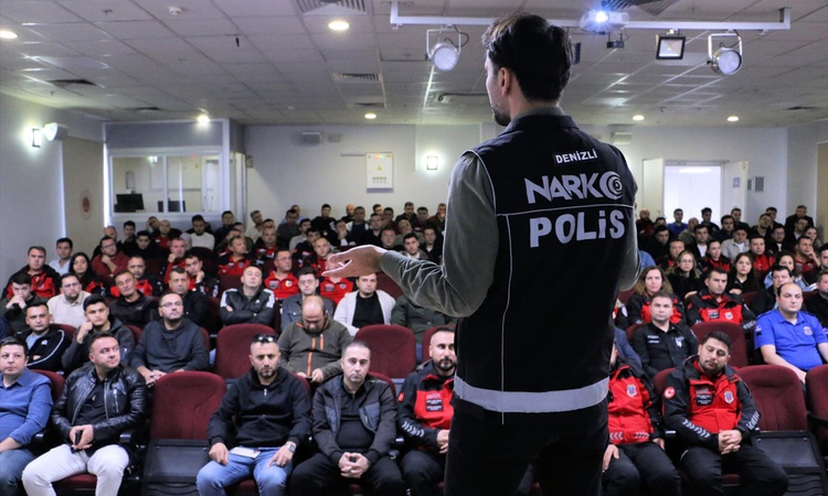 Gündemden Son Bilgiler: Denizli'de Narko-Rehber Projesi kapsamında 1655 kişiye bağımlılık eğitimi verildi - So
