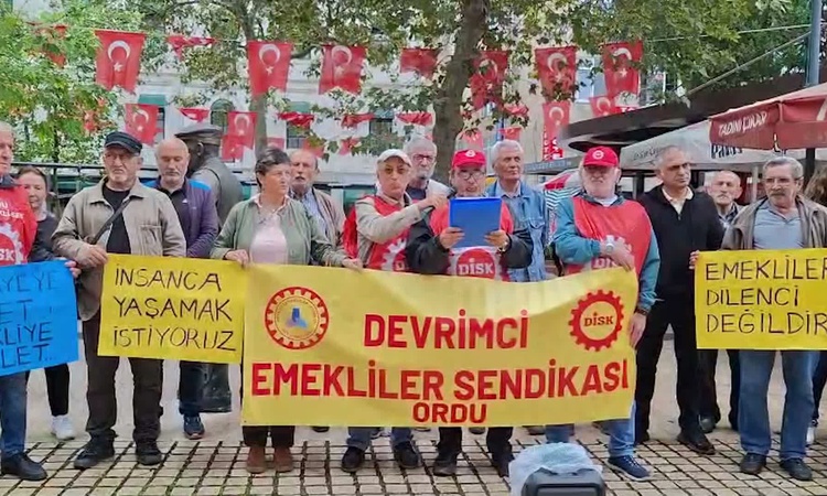 Gündemden Son Bilgiler: Dev Emekli Sen Ordu Şubesi, seyyanen zam talebiyle Tahıl Pazarı'nda eylem yaptı - Son