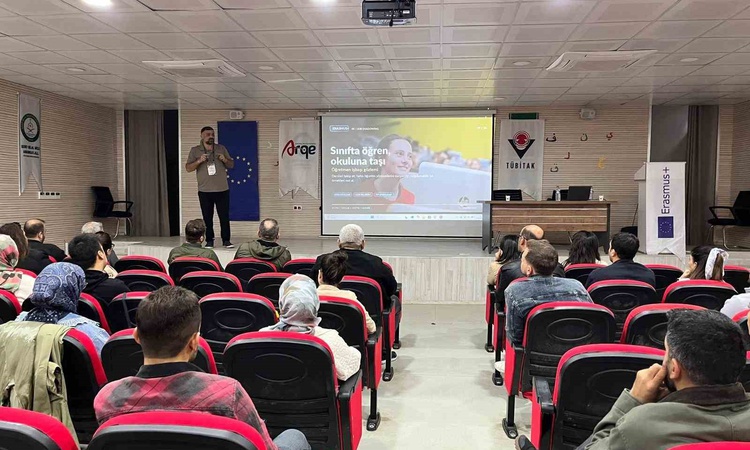 Gündemden Son Bilgiler: Dicle’de öğretmenlere teknoloji içeren projeleri hazırlama eğitim verildi ve Merak Edi