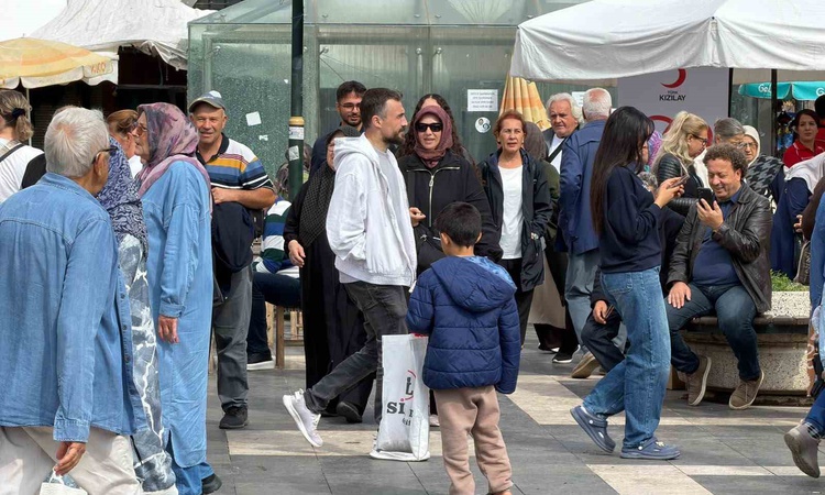 Gündemden Son Bilgiler: Diyarbakır'da ekim ayında serinleyen hava tarihi Sur ilçesinde turizmi artırdı