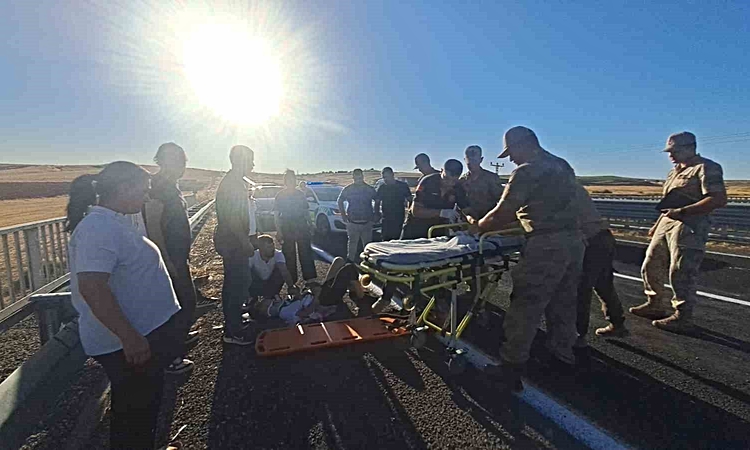Gündemden Son Bilgiler: Diyarbakır’da feci kaza: Aynı aileden 5 kişi yaralandı: Gelişmeler Takip Ediliyor