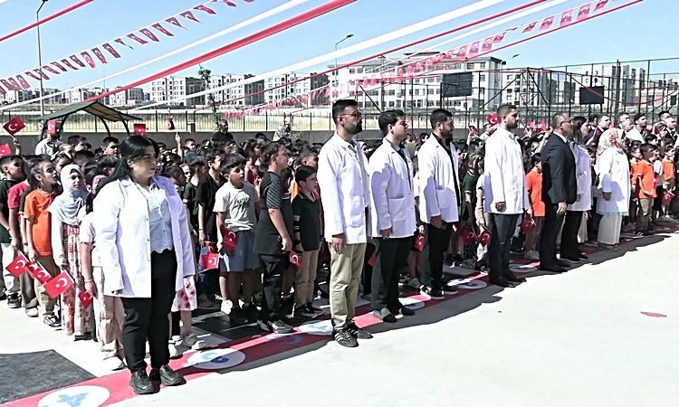 Gündemden Son Bilgiler: Diyarbakır'da İlköğretim Haftası kutlandı... Vali Yardımcısı Ayaz: "Güçlü bir gelecek,