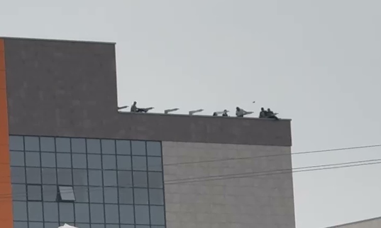 Gündemden Son Bilgiler: Diyarbakır Şehir Hastanesi inşaatında 75 işçi alacakları ödenmeyince eyleme resmen sta