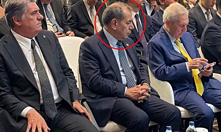 Gündemden Son Bilgiler: Dursun Özbek'in Aziz Yıldırım'ın telefonuna bakışı dikkat çekti! Herkes aynı yorumu ya