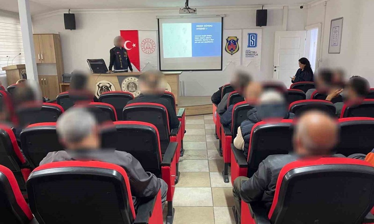 Gündemden Son Bilgiler: Düzce Denetimli Serbestlik ve Emniyet iş birliğinde suç semineri düzenlendi: Gelişmele