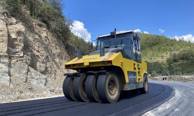 Gündemden Son Bilgiler: Düzce İl Özel İdaresi, Yığılca-Yedigöller yolunda 5,5 kilometrelik bölümü asfaltladı