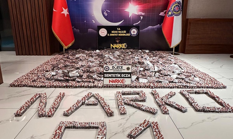 Gündemden Son Bilgiler: Düzce'de iki otobüste 22 milyon TL'lik uyuşturucuya el konuldu, 2 şüpheli hakkında tut