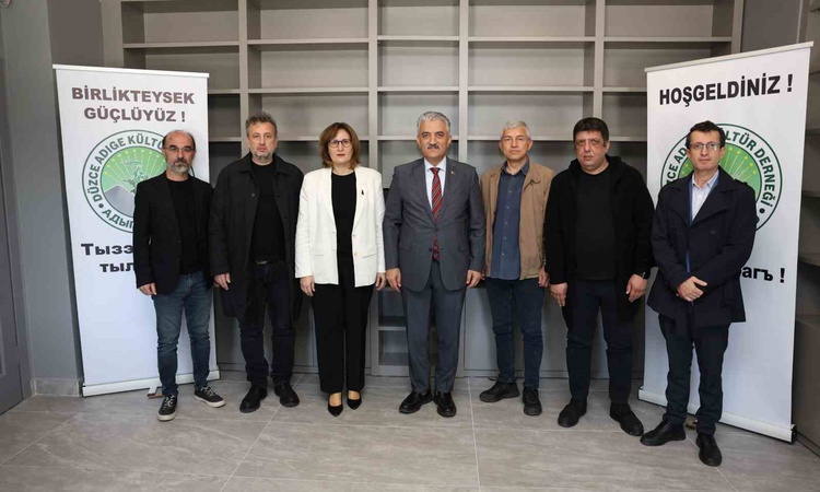 Gündemden Son Bilgiler: Düzce Valisi Makas, Adige Kültür Derneği'ni ziyaret edip Kültür Merkezi'ni inceledi