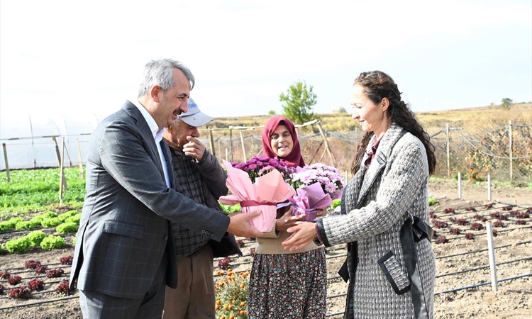 Gündemden Son Bilgiler: Edirne Valisi Sezer, Kadın Çiftçiler Günü'nde üretici kadınlarla buluştu ve Merak Edil