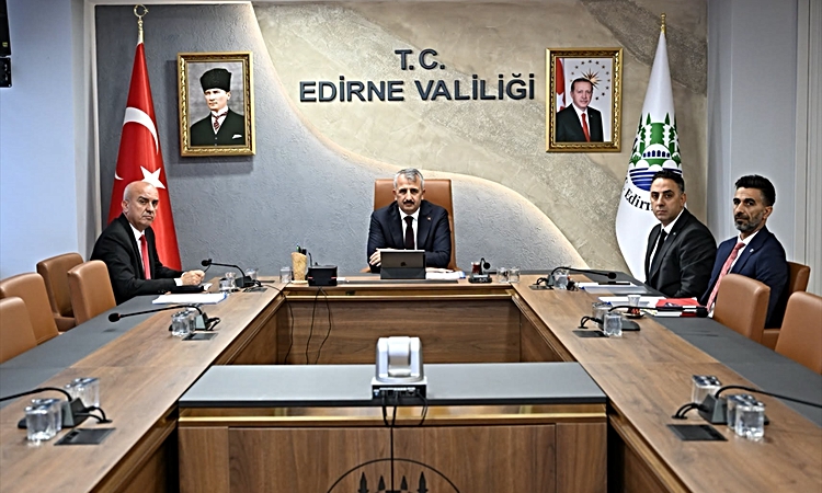 Gündemden Son Bilgiler: Edirne Valisi Yunus Sezer, 81 il valisinin katıldığı performans toplantısına katıldı