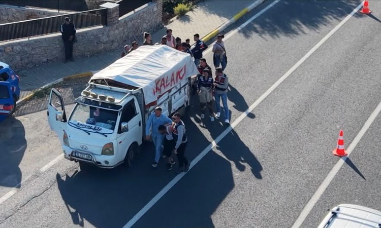 Gündemden Son Bilgiler: Edremit'te zeytin işçisi kılığındaki firari, 24 yıl 1 ay hapis cezasıyla yakalandı: Ge