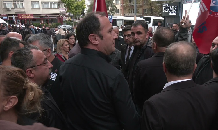 Gündemden Son Bilgiler: Eğitim-İş, MEB önünde 7 bakana Manisa saldırısı sonrası istifa çağrısı yaptı - Son Dak