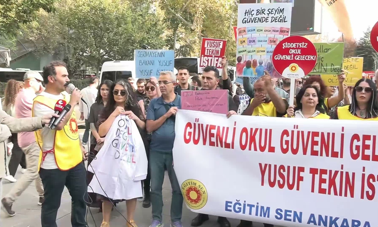 Gündemden Son Bilgiler: Eğitim-Sen, Manisa Turgutlu'da 11 öğrencinin yaralandığı saldırıyı protesto etti