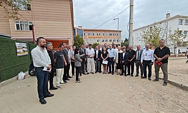 Gündemden Son Bilgiler: Eğitim sendikaları Turgutlu'da okul saldırısında yaralı öğrenciler için önlem istedi |