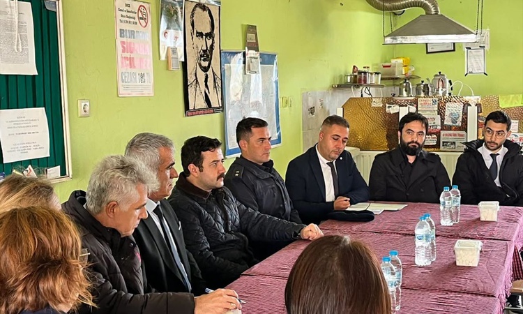 Gündemden Son Bilgiler: Enez Kaymakamı Sütçüler'de talepleri dinledi, Edirne'de yurt toplantısı yapıldı - Son