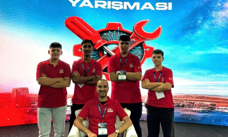 Gündemden Son Bilgiler: EOSB Mesleki ve Teknik Anadolu Lisesi TEKNOFEST 2026'da 4 Türkiye derecesi kazandı - S