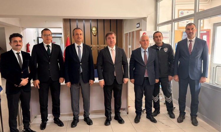 Gündemden Son Bilgiler: Erzincan Valisi Aydoğdu, halkla ilişkiler bürolarında incelemede bulundu