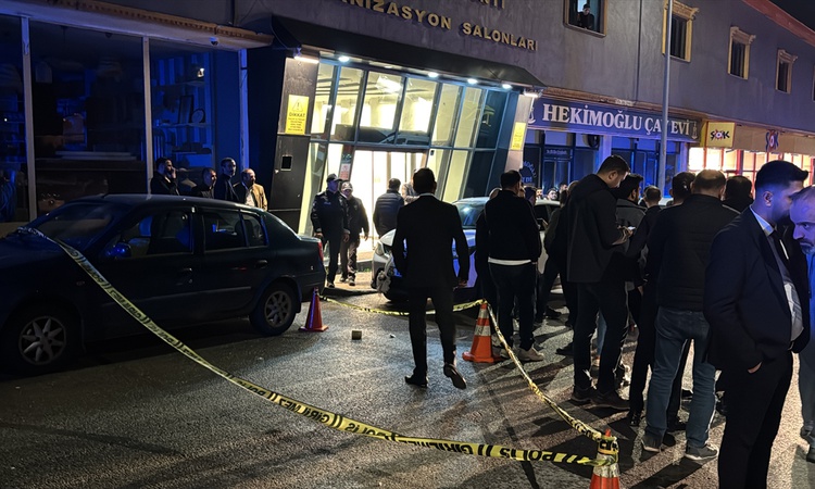 Gündemden Son Bilgiler: Erzurum'da düğünde 2 kişiyi bıçakla yaralayan zanlı adli kontrolle serbest bırakıldı v