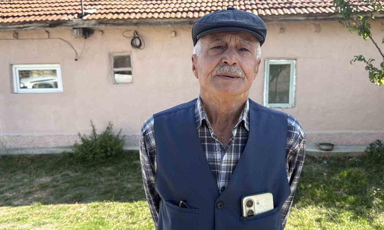 Gündemden Son Bilgiler: Eskişehir'de amcasını öldüren 15 yaşındaki lise öğrencisi jandarmaya teslim oldu ve Me