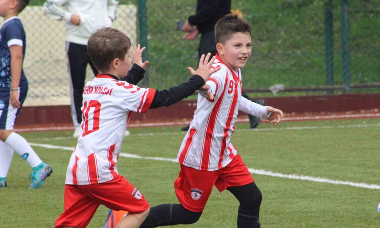 Gündemden Son Bilgiler: Eskişehir'de Cumhuriyet Bayramı futbol müsabakaları Üniversite Evleri'nde sona erdi -