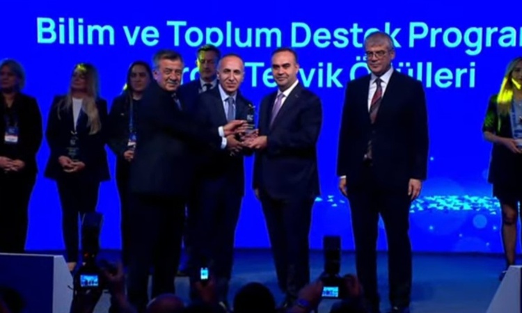 Gündemden Son Bilgiler: Eskişehir Eti Sosyal Bilimler Lisesi 4006 Teşvik Ödülü'nde Türkiye birincisi oldu