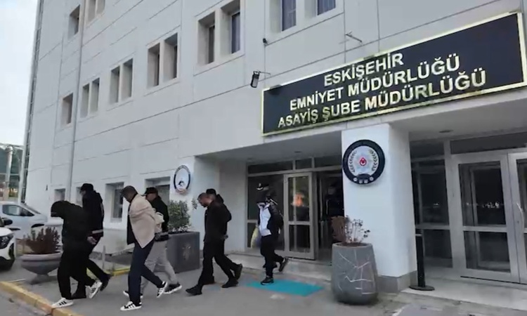 Gündemden Son Bilgiler: Eskişehir fuhuş operasyonunda 18 şüpheli hakkında tutuklama kararı verildi, hesaplarda