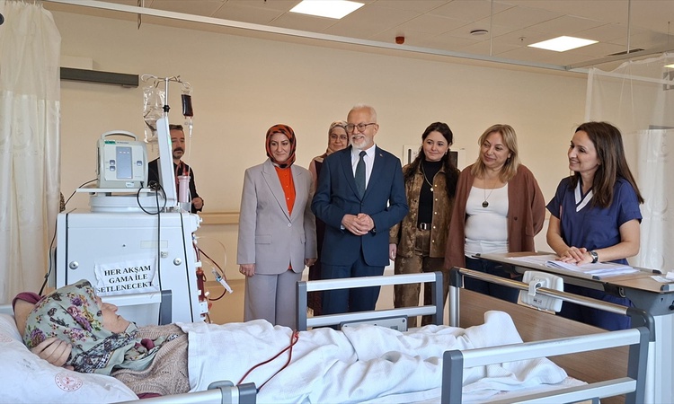 Gündemden Son Bilgiler: Eskişehir İl Sağlık Müdürü Bildirici, Hasta Hakları Günü'nde hastaneleri ziyaret etti: