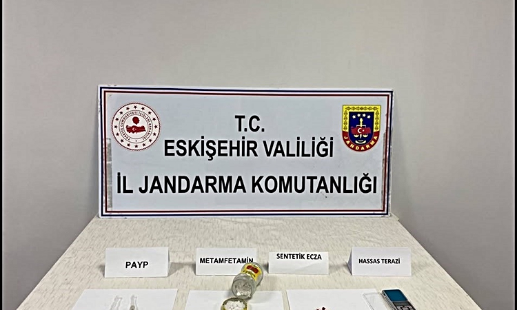 Gündemden Son Bilgiler: Eskişehir’de uyuşturucu ticareti yapan firari zanlı yakalandı