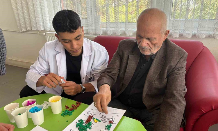 Gündemden Son Bilgiler: ESOGÜ Hemşirelik öğrencileri Eskişehir'deki huzurevi sakinleriyle etkinlikte buluştu v