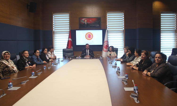 Gündemden Son Bilgiler: Fatih Erbakan, Azerbaycanlı şehit yakınlarıyla telekonferansla görüştü: Gelişmeler Tak