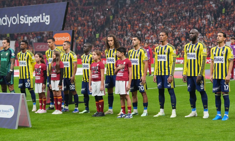 Gündemden Son Bilgiler: Fenerbahçe, Göztepe maçında Dirk Kuyt yönetiminde 3 puan arıyor