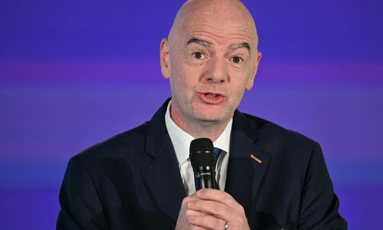 Gündemden Son Bilgiler: FIFA Başkanı Infantino, Dünya Kupası'nı yatırımcılara açma fikri nedeniyle özür diledi