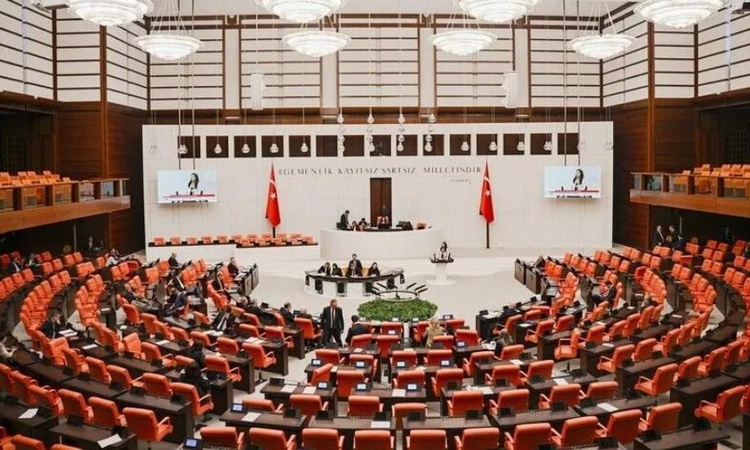 Gündemden Son Bilgiler: Fon yasası meclisten geçti mi?: Gelişmeler Takip Ediliyor