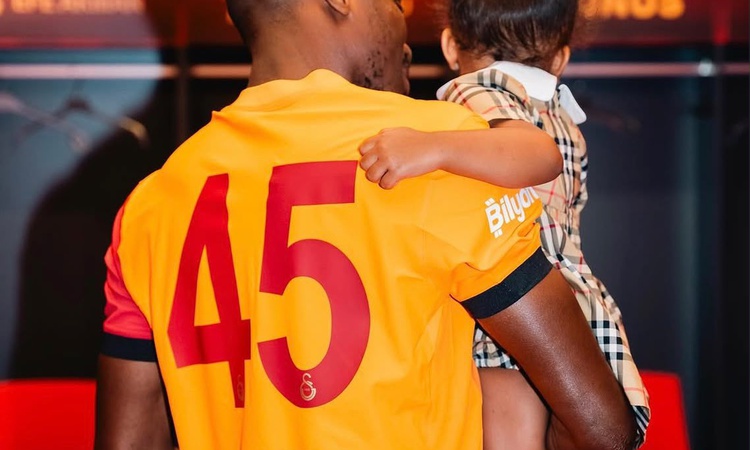 Gündemden Son Bilgiler: Galatasaray, Osimhen ve Stefanie'nin kızı Liora Audrey için tebrik paylaşımı yaptı - S