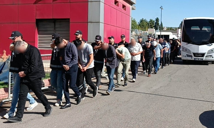 Gündemden Son Bilgiler: Gaziantep merkezli yasadışı döviz transferi operasyonunda 28 şüpheli adliyeye sevk edi