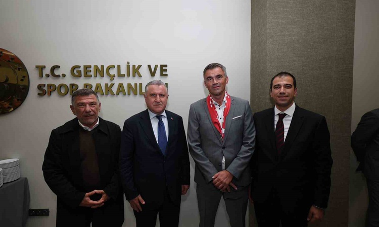 Gündemden Son Bilgiler: Gençlik ve Spor Bakanı Bak, ESSF heyetiyle okul sporları iş birliğini görüştü | İşte T