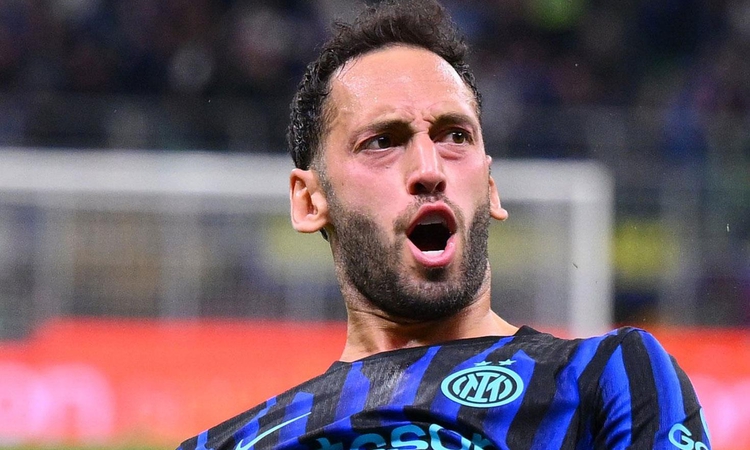 Gündemden Son Bilgiler: Görüşmeler resmen resmen start aldı! Ezeli rakipten Hakan Çalhanoğlu sürprizi: Gelişme