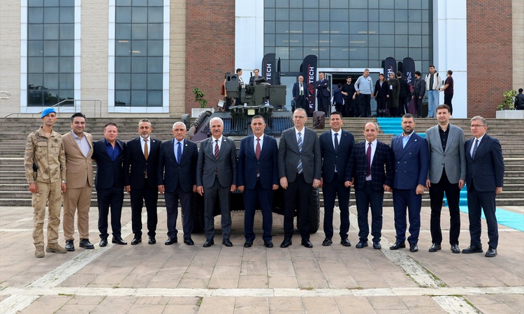 Gündemden Son Bilgiler: GTÜ'de 5. Savunma Sanayi Zirvesi genç mühendis adaylarını sektörle buluşturdu | İşte T