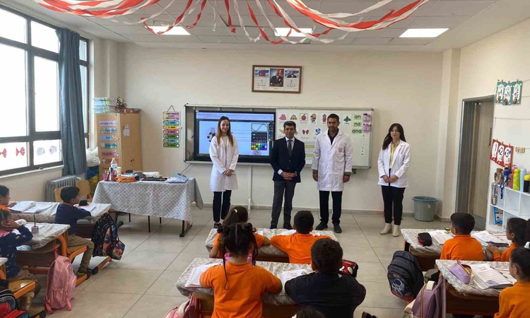 Gündemden Son Bilgiler: İdil İlçe Milli Eğitim Müdürü Arslan, Turgut Özal İlkokulu'nda öğrencilerle buluştu ve
