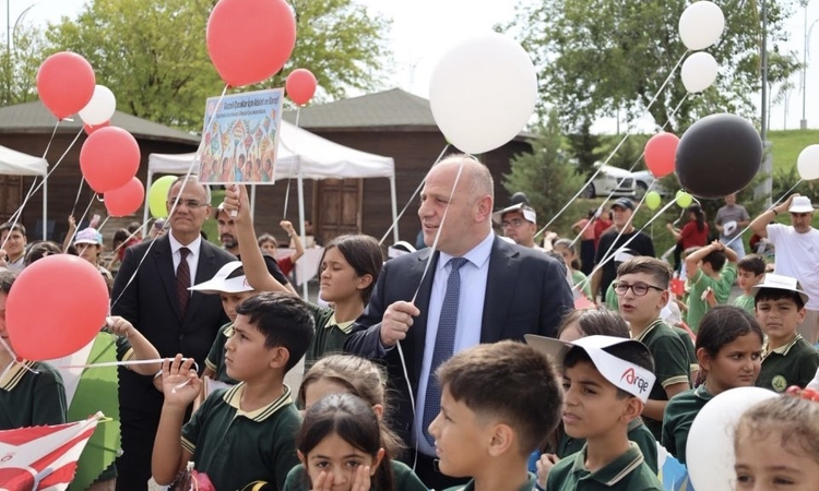 Gündemden Son Bilgiler: İl Milli Eğitim Müdürlüğü Gazze'deki çocuklar için uçurtma etkinliği düzenledi ve Mera