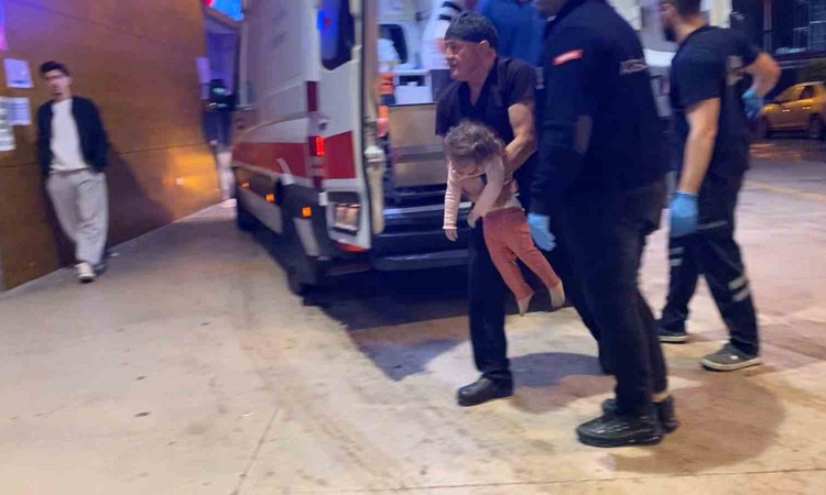 Gündemden Son Bilgiler: İnegöl'de nefes borusuna misket kaçan 1 buçuk yaşındaki çocuk Bursa'ya sevk edildi - S