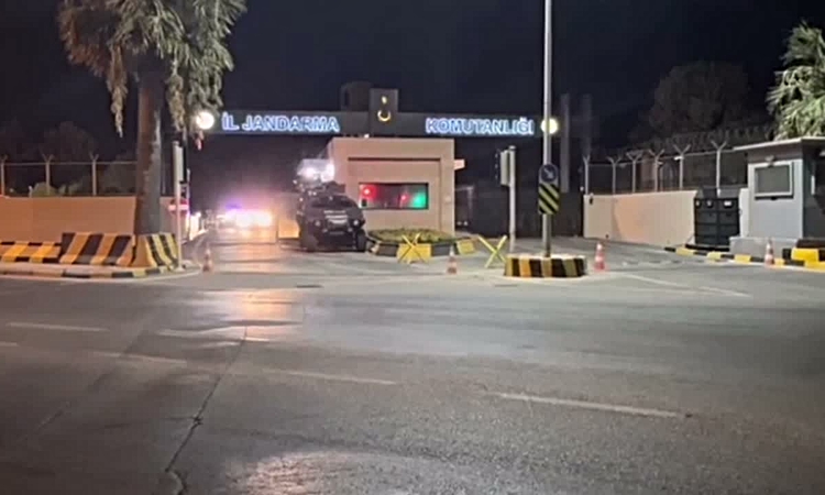 Gündemden Son Bilgiler: İzmir'de FETÖ operasyonu: 21 gözaltı ve Merak Edilenler